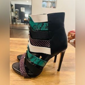 Exotic Leather & Snakeskin Sandal Heel by Izabella Rue w/ Stud Accents size 6.5